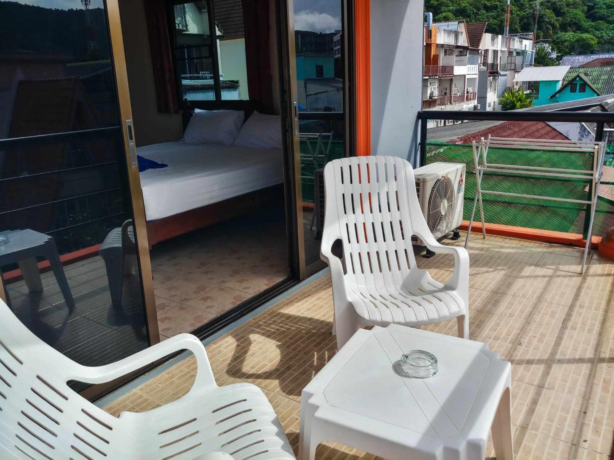 Kata Lina Guesthouse Exterior photo