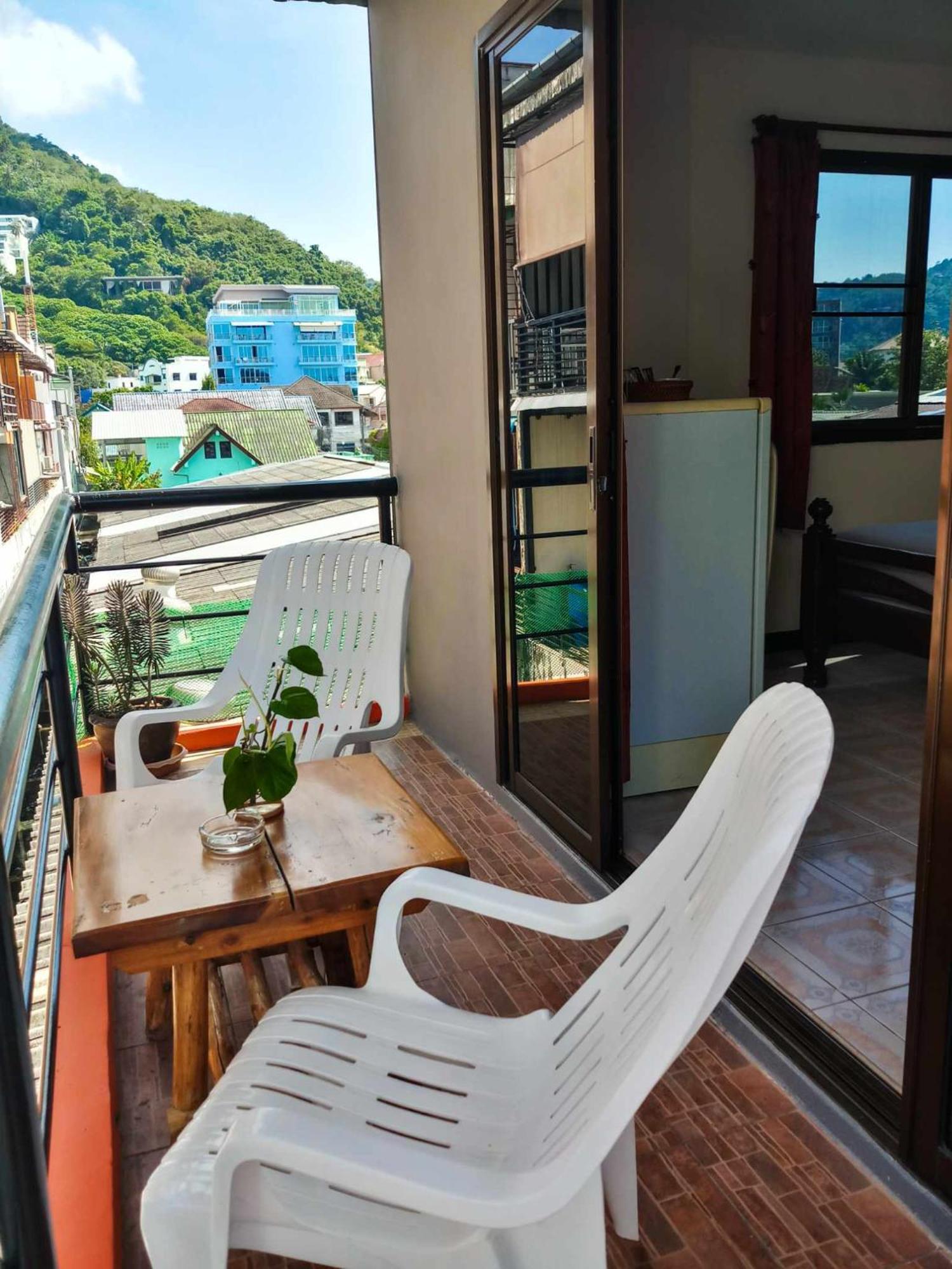 Kata Lina Guesthouse Exterior photo