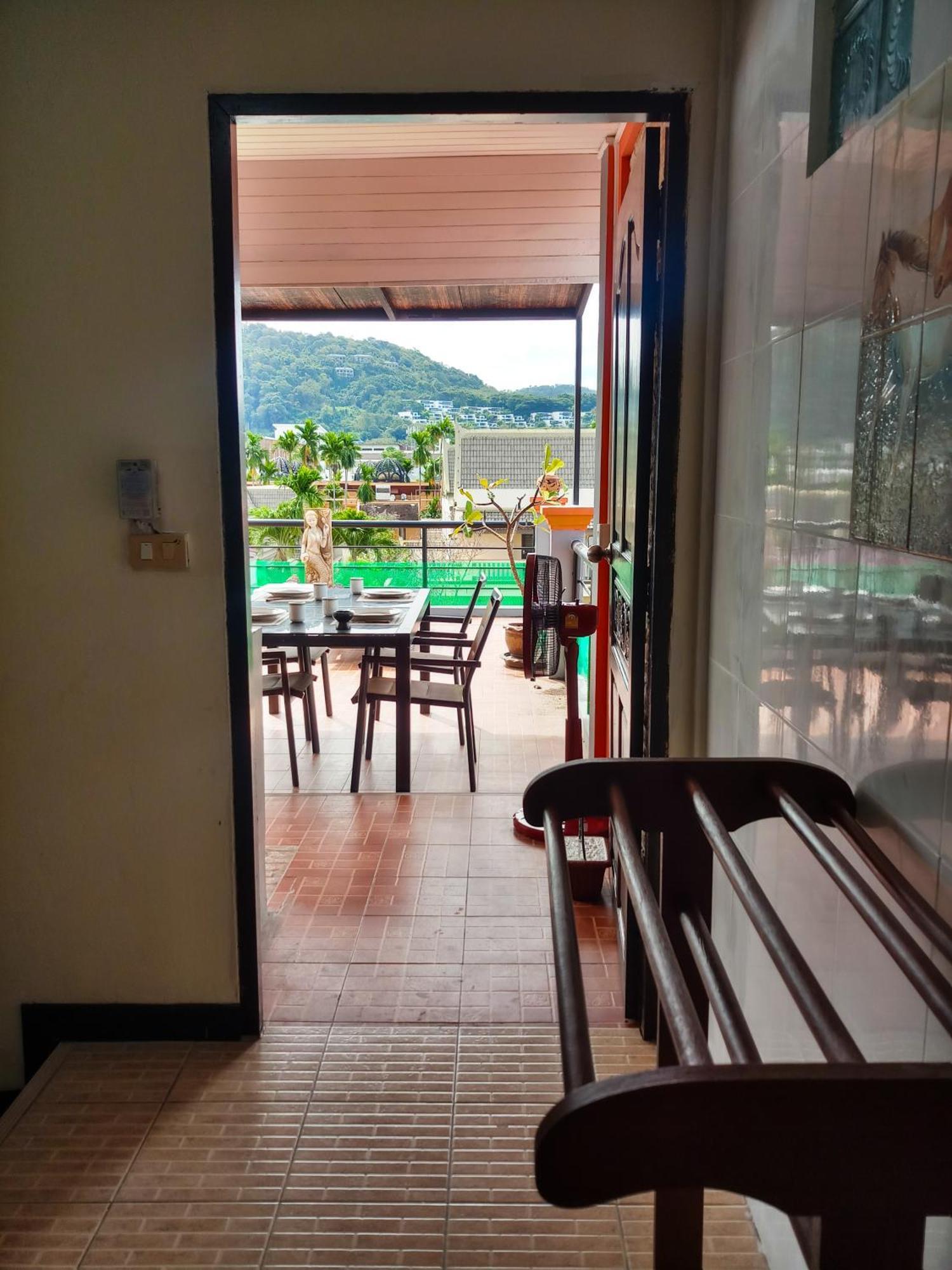 Kata Lina Guesthouse Exterior photo